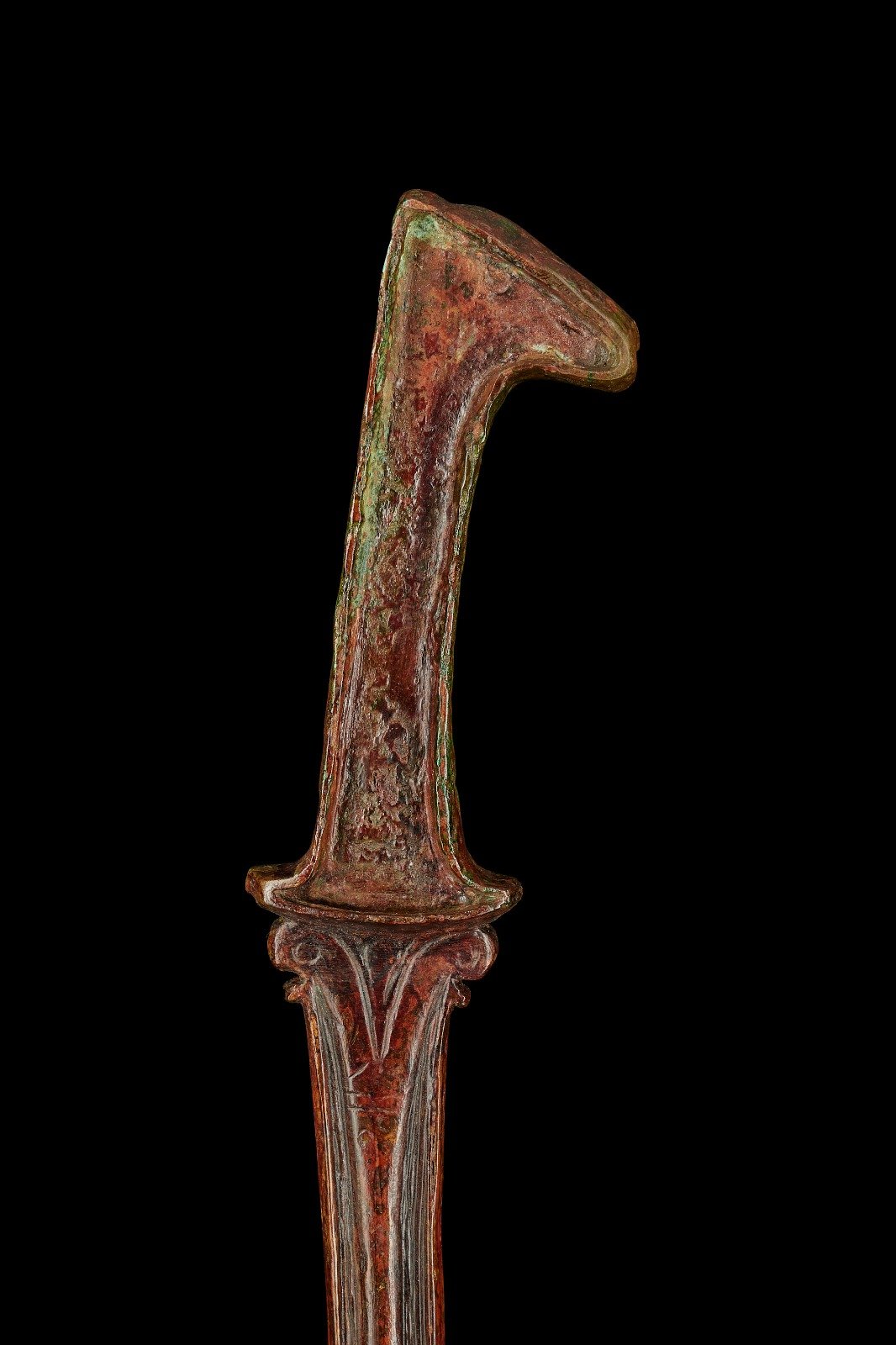 ANCIENT EGYPTIAN BRONZE KHOPESH SWORD, NEW KINGDOM, CIRCA 1500-1200 B.C.