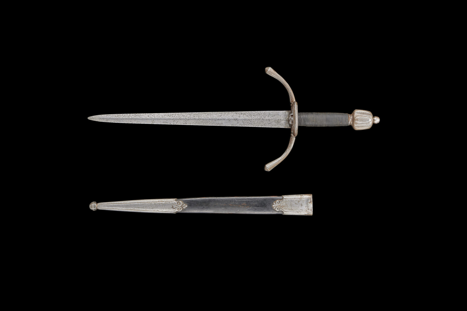 GERMAN LEFT HAND DAGGER, 17TH CENTURY